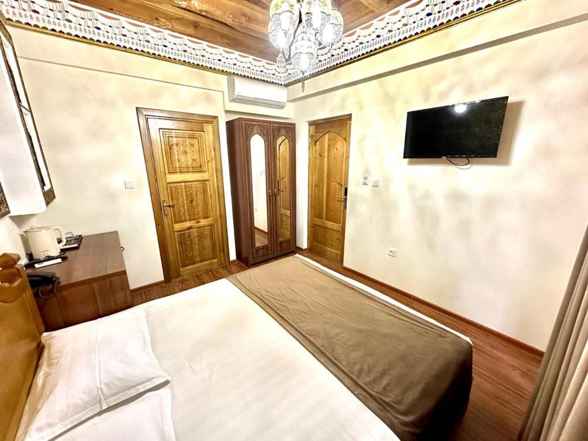 Antique Hotel Imran Bukhara Bagian luar foto